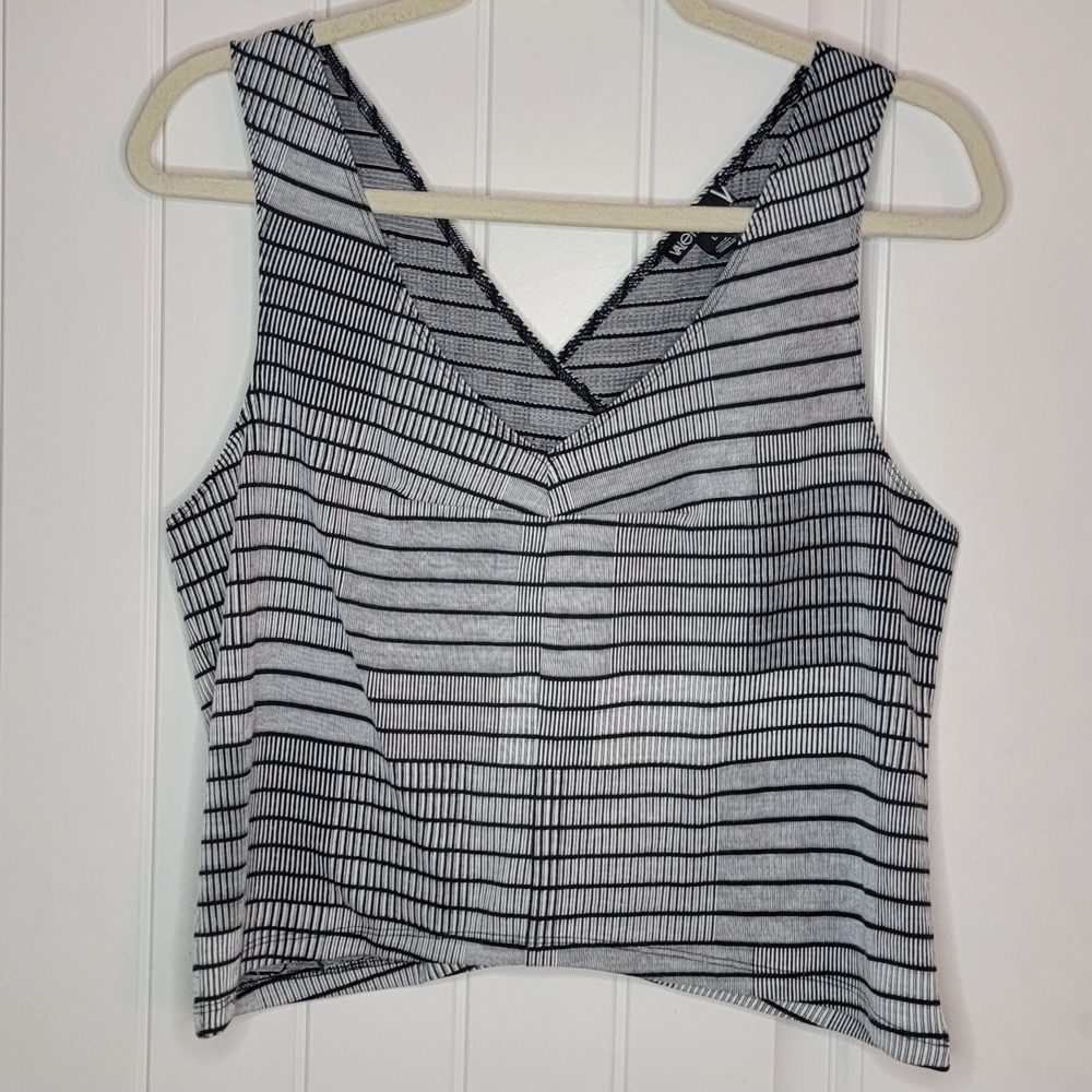 Valette Gray and White Asymmetrical Stripes Crop Tank Top, Women's Large